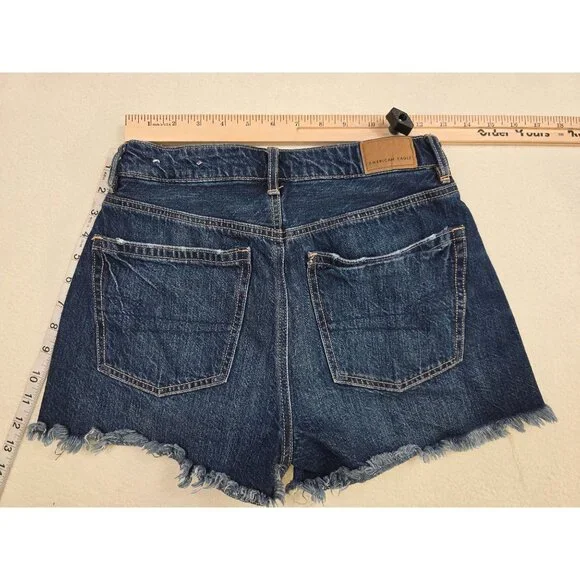 American Eagle Tomgirl Shorts Size 2 Distressed Denim Frayed Hem - Picture 5 of 5